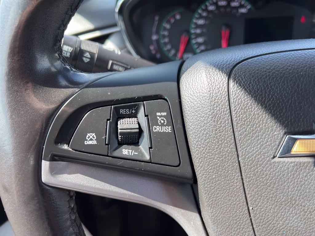 2019 Mosaic Black Metallic Chevrolet Trax LT FWD SUV