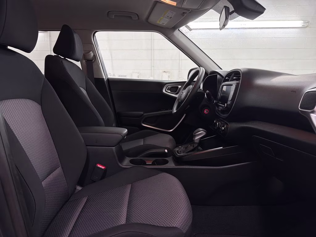 2025 Gravity Gray Kia Soul LX FWD Hatchback