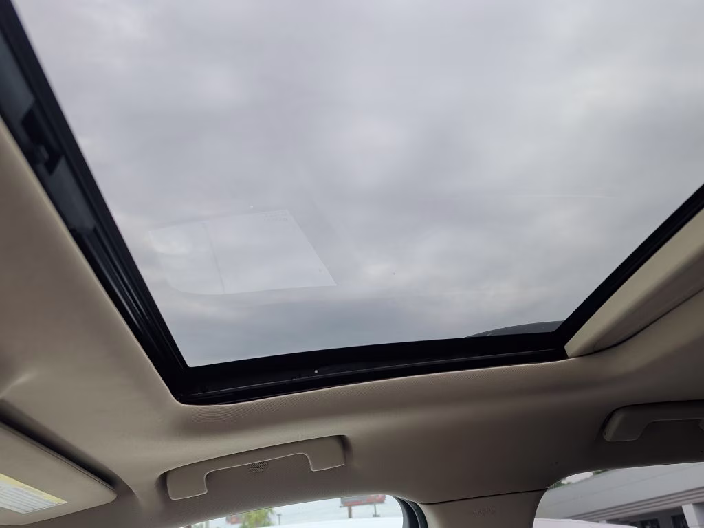 2018 White Frost Tricoat GMC Acadia Denali FWD SUV