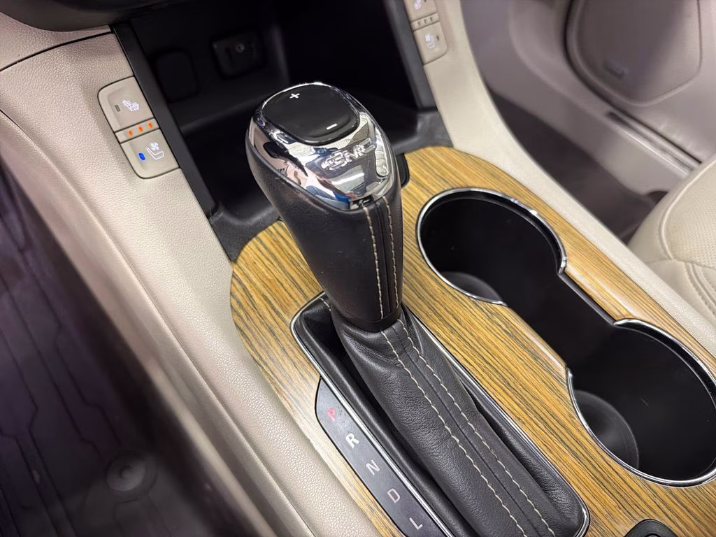 2018 White Frost Tricoat GMC Acadia Denali FWD SUV