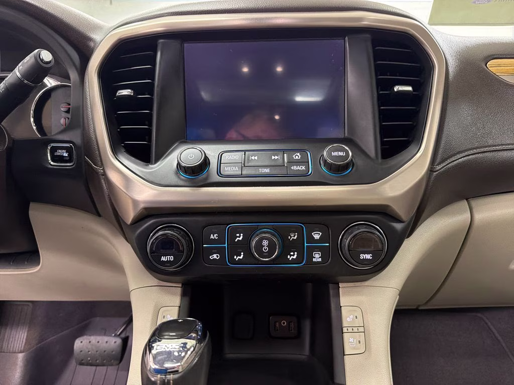 2018 White Frost Tricoat GMC Acadia Denali FWD SUV