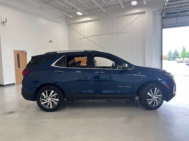 2022 Blue Glow Metallic Chevrolet Equinox Premier AWD SUV