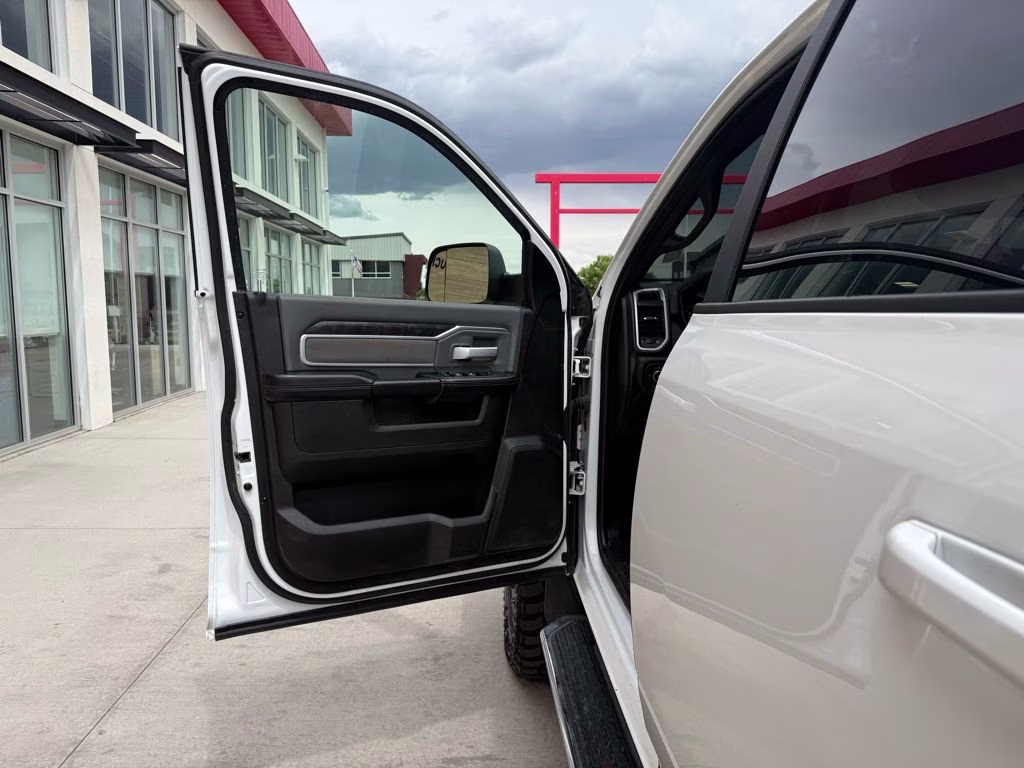 2022 Bright White Clearcoat Ram 2500 Big Horn 4X4 Truck