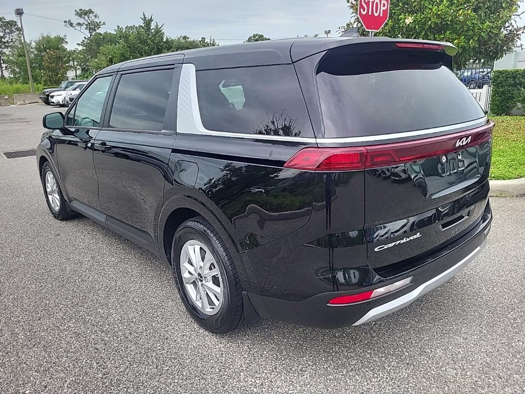 2022 Aurora Black Kia Carnival LX FWD Van