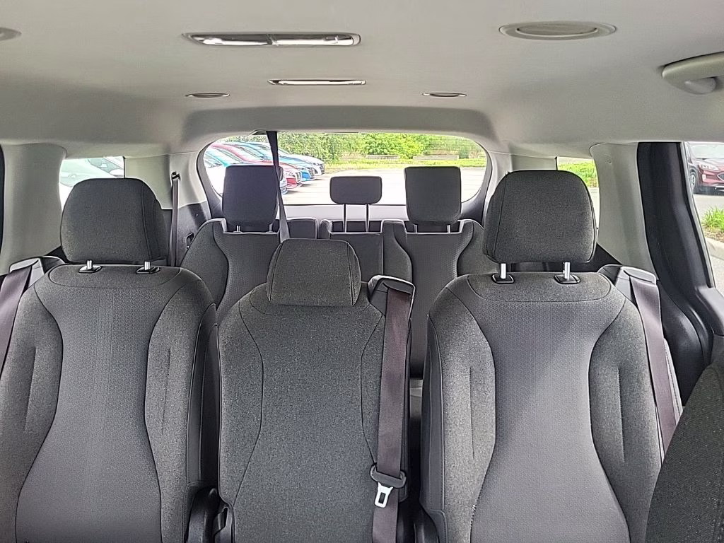 2022 Aurora Black Kia Carnival LX FWD Van