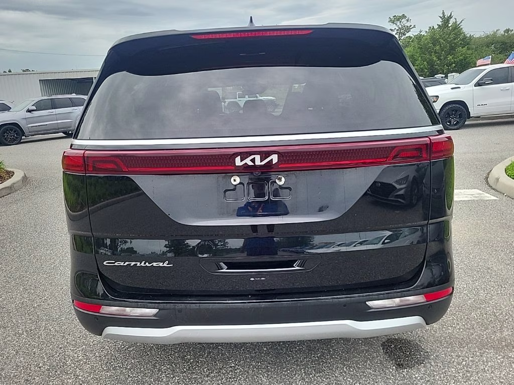 2022 Aurora Black Kia Carnival LX FWD Van