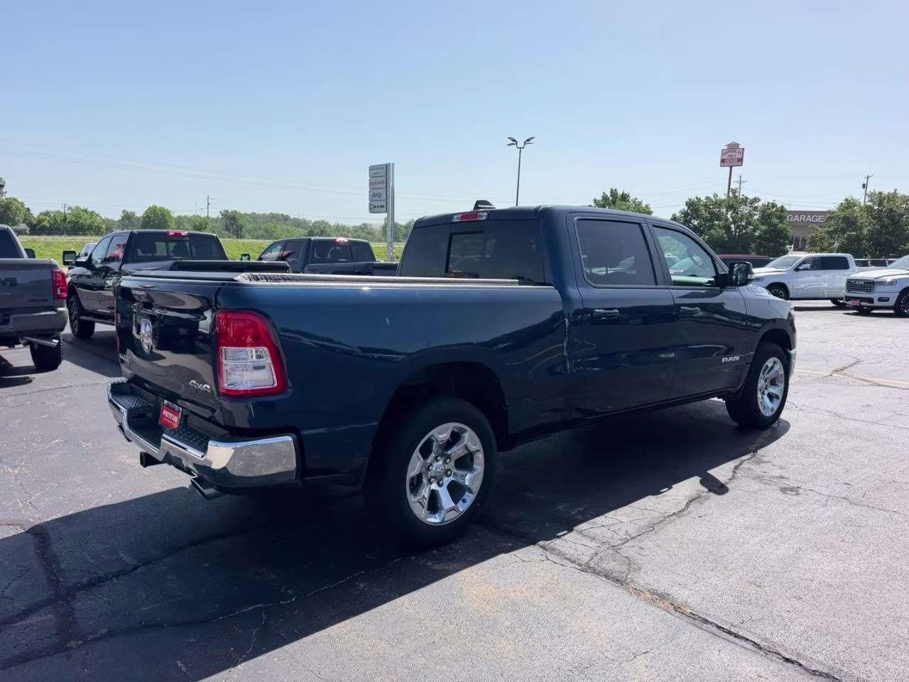 2022 Patriot Blue Pearlcoat Ram 1500 Big Horn/Lone Star 4X4 Truck