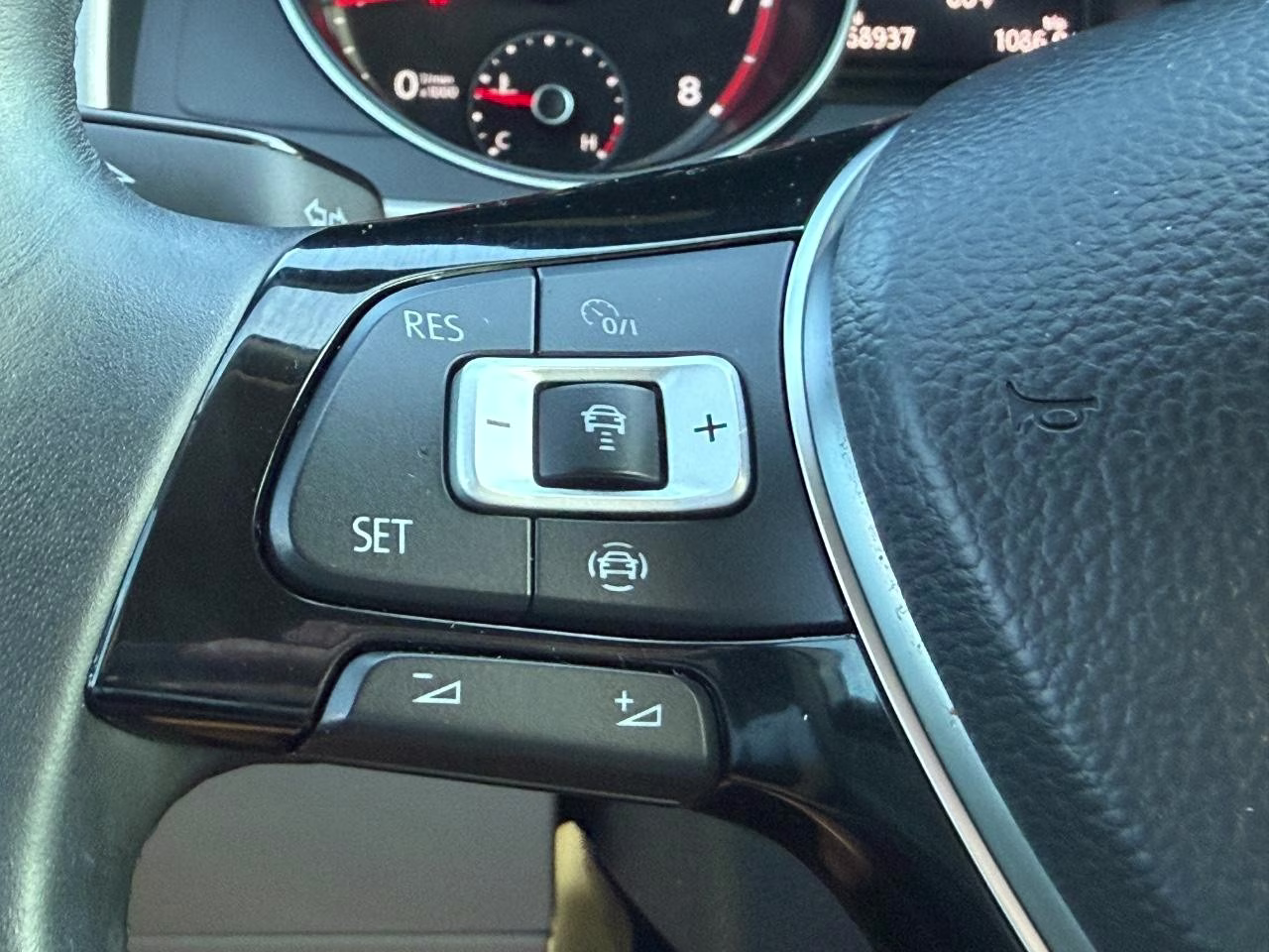 2020 Pure White Volkswagen Atlas 3.6L V6 SE 4MOTION AWD SUV