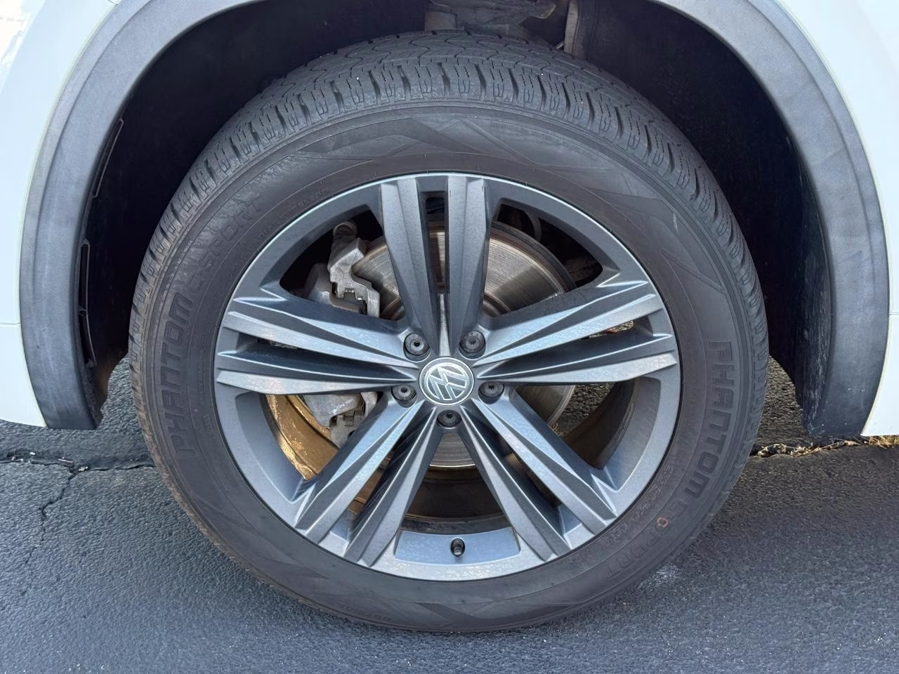 2020 Pure White Volkswagen Atlas 3.6L V6 SE 4MOTION AWD SUV