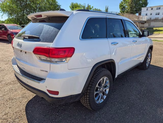 2015 Bright White Clearcoat Jeep Grand Cherokee Limited 4X4 SUV