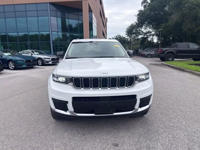 2024 Bright White Clearcoat Jeep Grand Cherokee L Laredo 4X4 SUV
