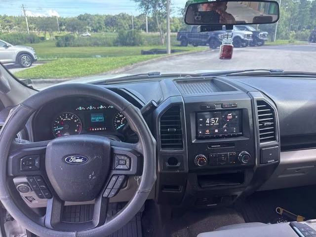 2018 Oxford White Ford F-150 XLT Crew Cab Pickup RWD Truck