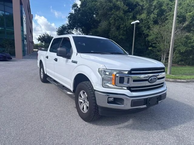 2018 Oxford White Ford F-150 XLT Crew Cab Pickup RWD Truck