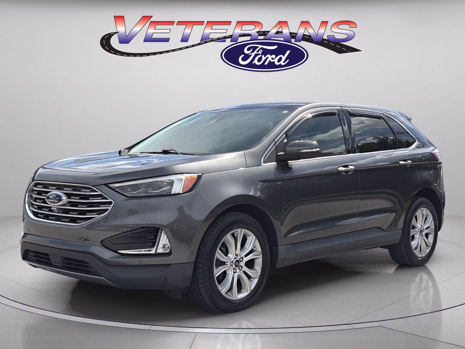 2019 Magnetic Metallic Ford Edge Titanium FWD SUV