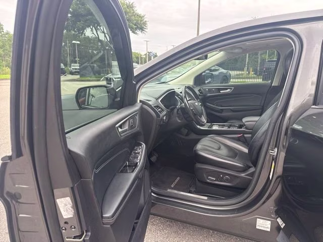 2019 Magnetic Metallic Ford Edge Titanium FWD SUV