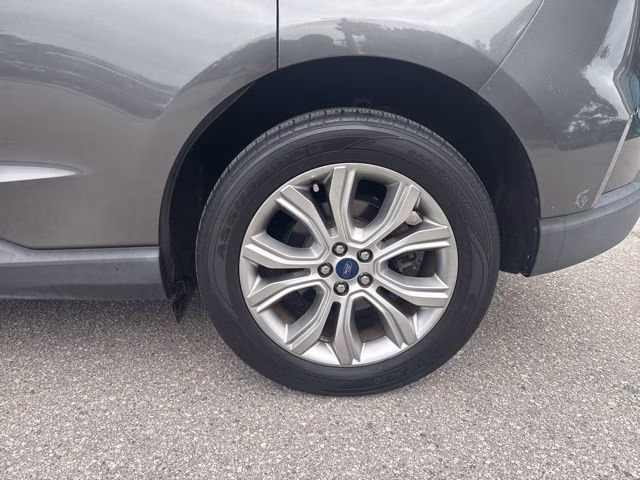 2019 Magnetic Metallic Ford Edge Titanium FWD SUV