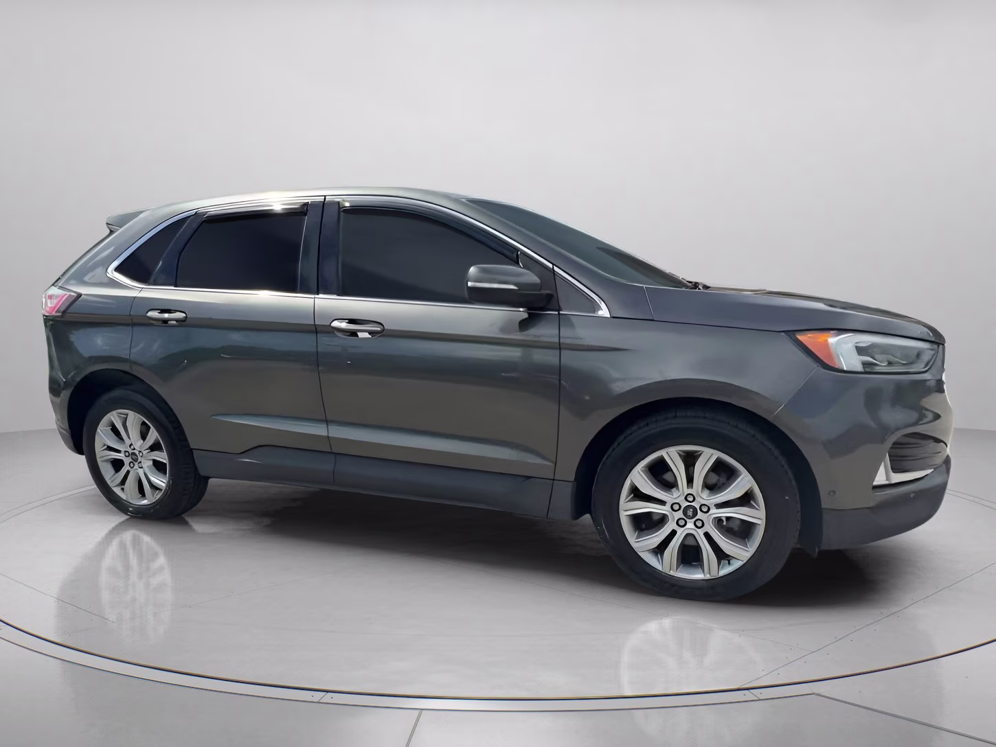 2019 Magnetic Metallic Ford Edge Titanium FWD SUV