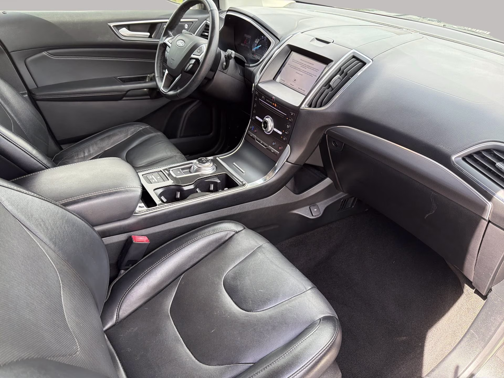 2019 Magnetic Metallic Ford Edge Titanium FWD SUV