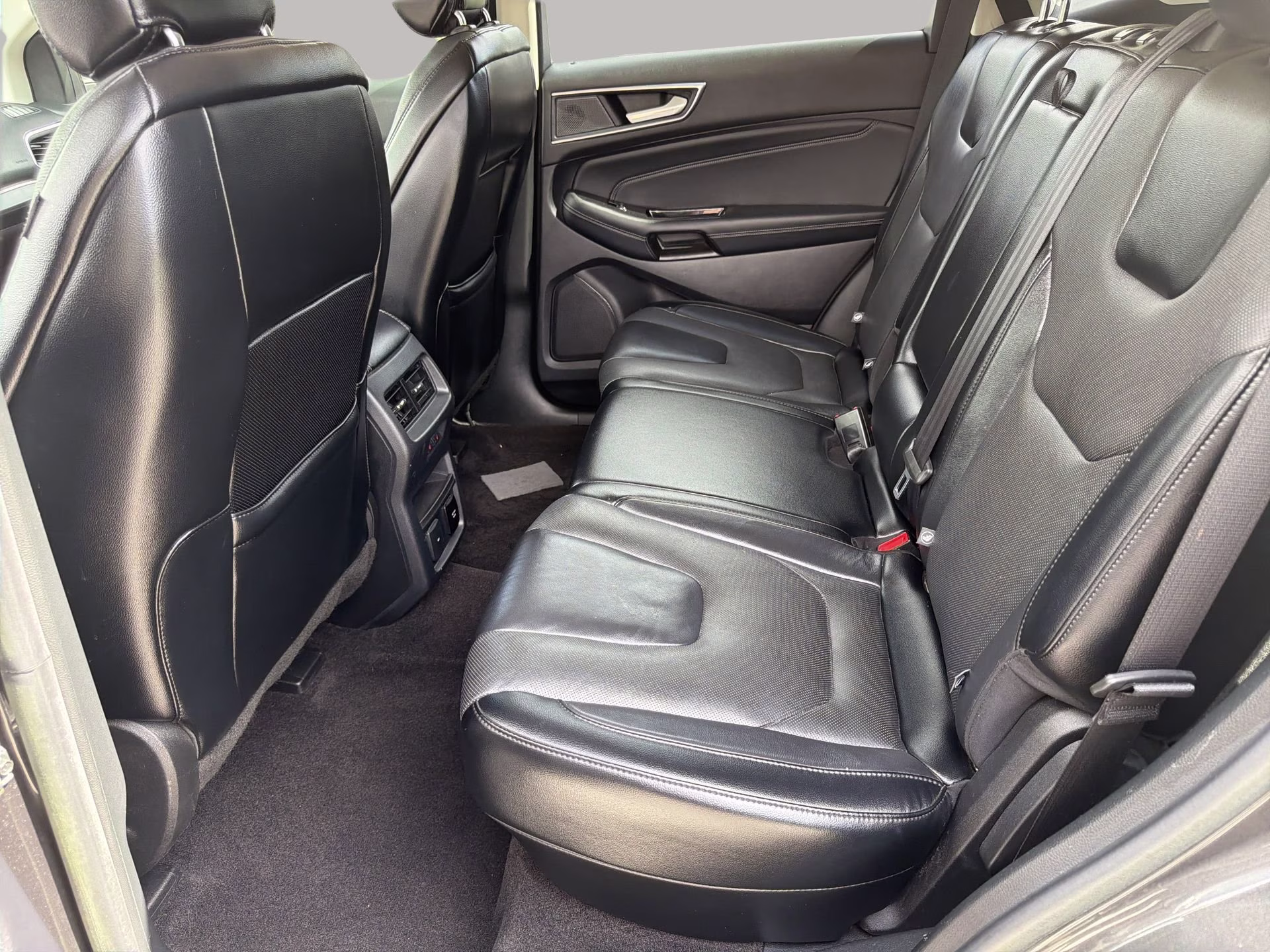 2019 Magnetic Metallic Ford Edge Titanium FWD SUV