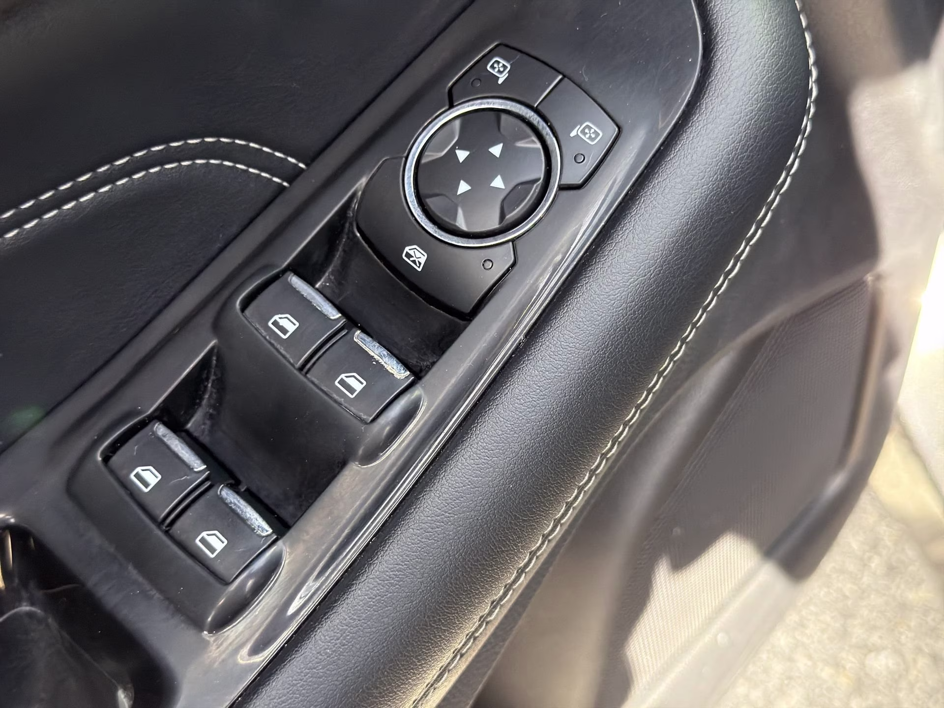 2019 Magnetic Metallic Ford Edge Titanium FWD SUV