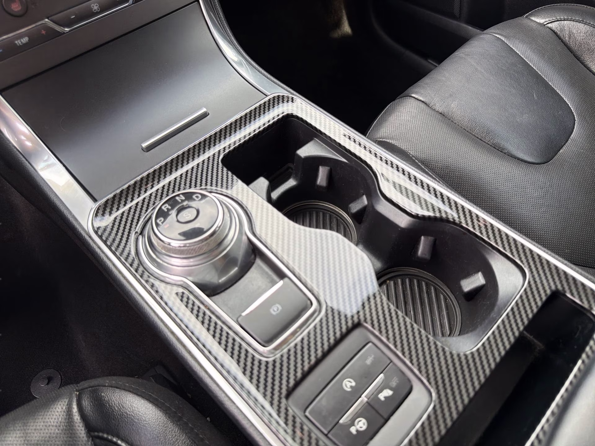 2019 Magnetic Metallic Ford Edge Titanium FWD SUV