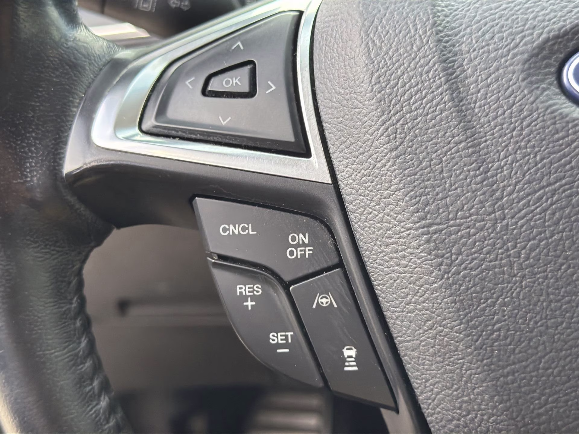 2019 Magnetic Metallic Ford Edge Titanium FWD SUV