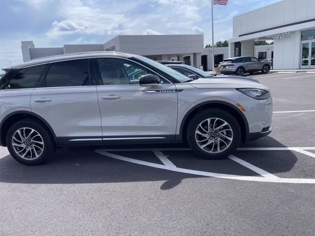 2022 Pearl Metallic Lincoln Corsair Standard FWD SUV