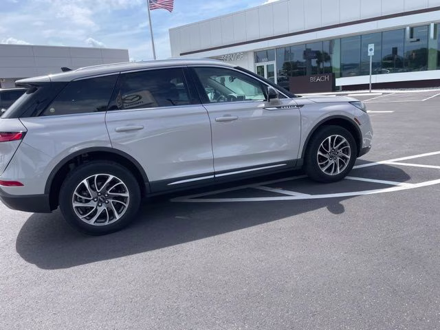 2022 Pearl Metallic Lincoln Corsair Standard FWD SUV