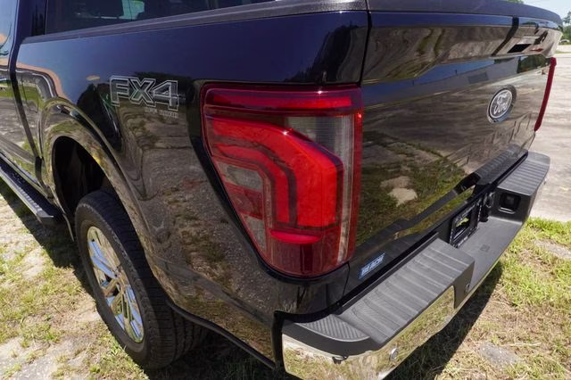 2024 Antimatter Blue Metallic Ford F-150 Lariat 4X4 Truck