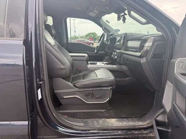 2023 Blue Metallic Ford Super Duty F-350 SRW Lariat 4X4 Truck