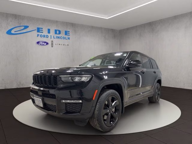 2022 Diamond Black Crystal Pearlcoat Jeep Grand Cherokee L Limited 4X4 SUV