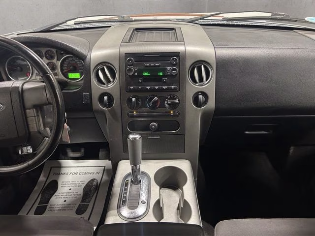 2005 Silver Clearcoat Metallic Ford F-150 XLT 4X4 Truck