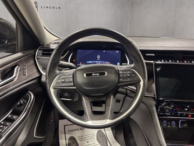 2022 Diamond Black Crystal Pearlcoat Jeep Grand Cherokee L Limited 4X4 SUV