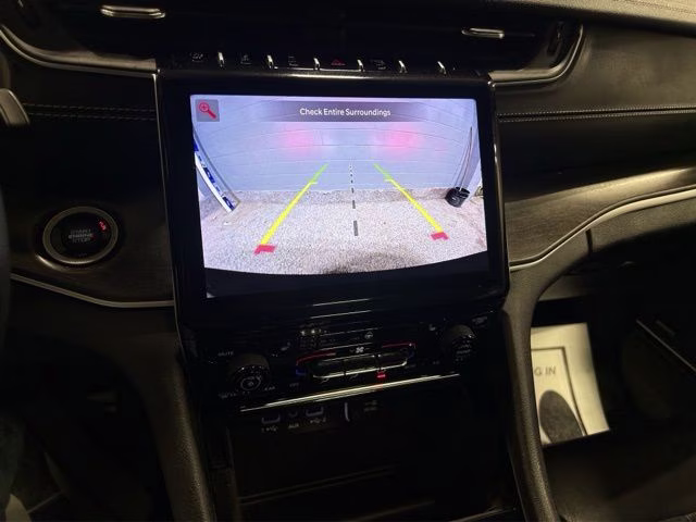2022 Diamond Black Crystal Pearlcoat Jeep Grand Cherokee L Limited 4X4 SUV