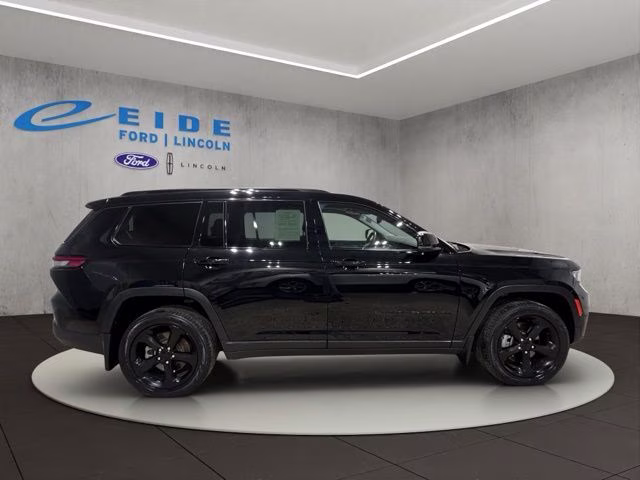2022 Diamond Black Crystal Pearlcoat Jeep Grand Cherokee L Limited 4X4 SUV