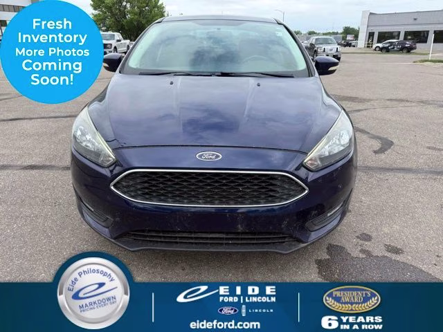 2016 Ford Focus Sedan SE's photo