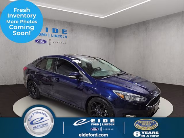 2016 Ford Focus Sedan SE's photo