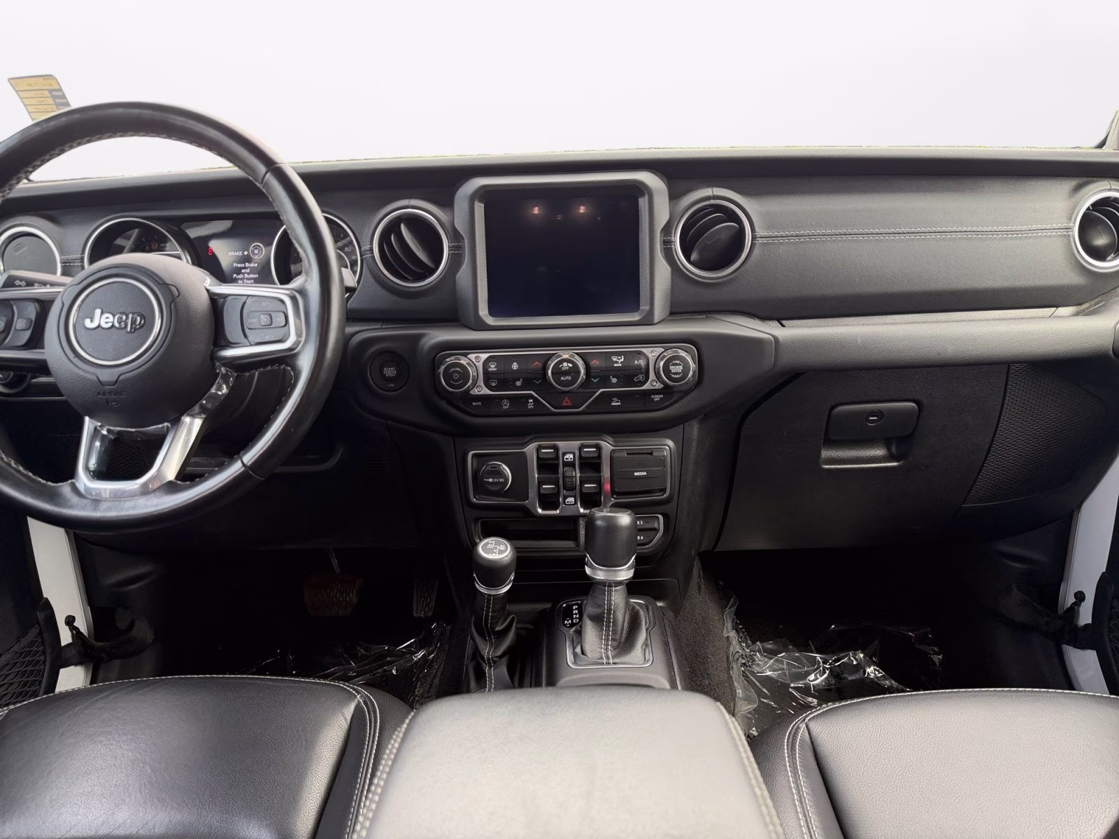 2021 Bright White Clearcoat Jeep Gladiator Overland 4X4 Truck