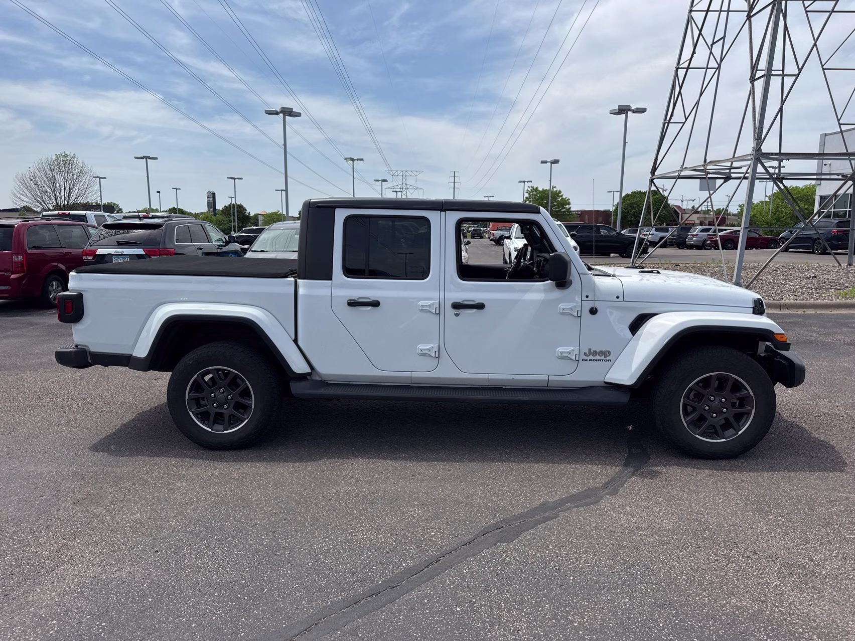 2021 Bright White Clearcoat Jeep Gladiator Overland 4X4 Truck