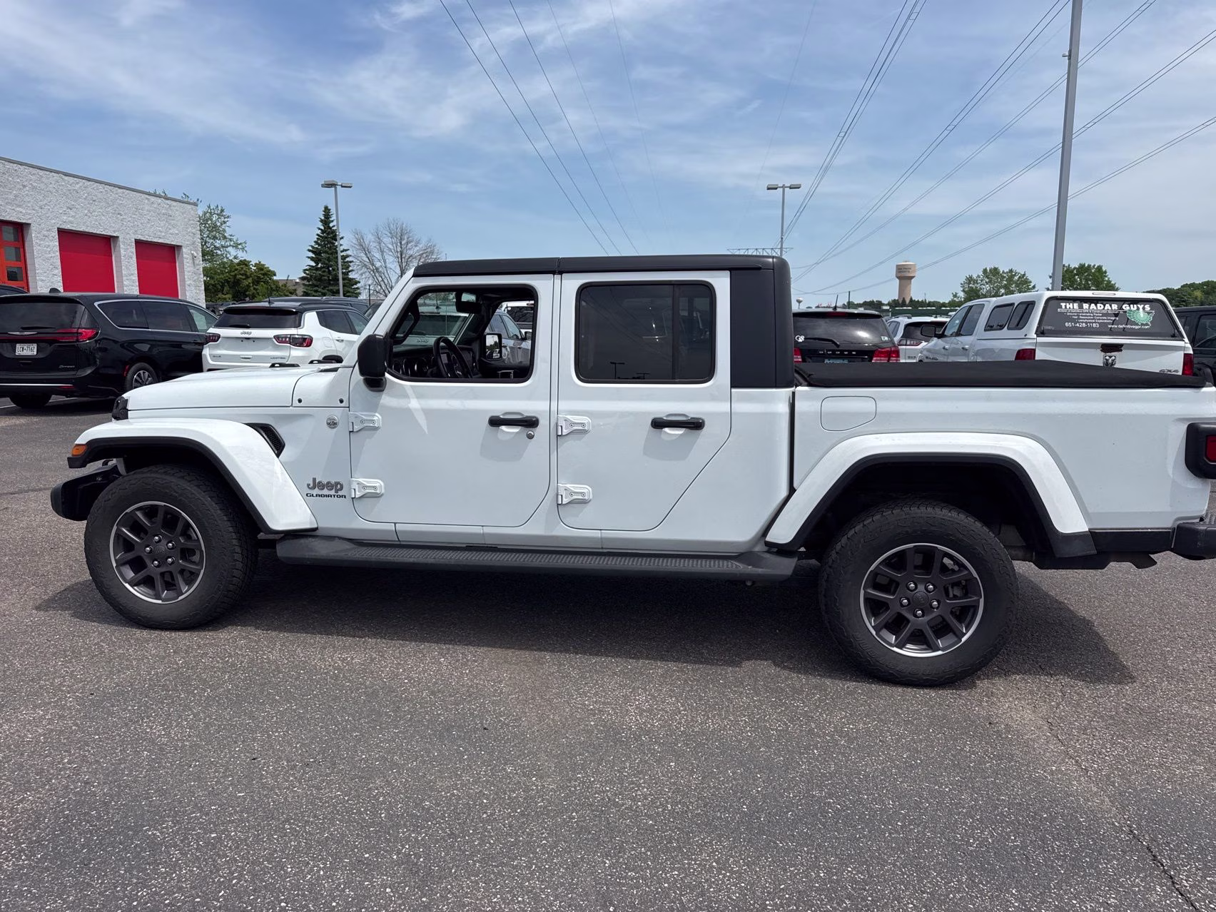 2021 Bright White Clearcoat Jeep Gladiator Overland 4X4 Truck