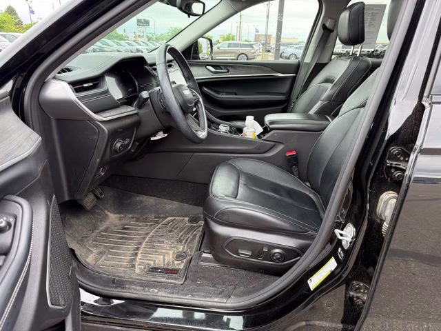 2022 Diamond Black Crystal Pearlcoat Jeep Grand Cherokee L Limited 4X4 SUV
