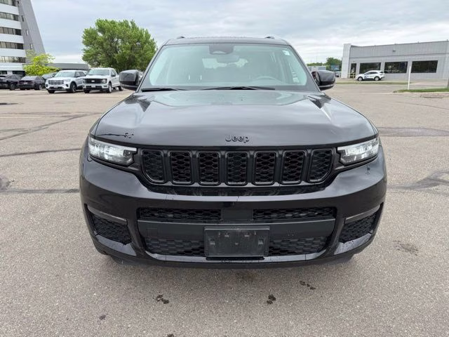 2022 Diamond Black Crystal Pearlcoat Jeep Grand Cherokee L Limited 4X4 SUV