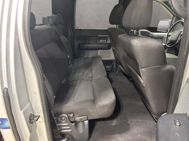 2005 Silver Clearcoat Metallic Ford F-150 XLT 4X4 Truck