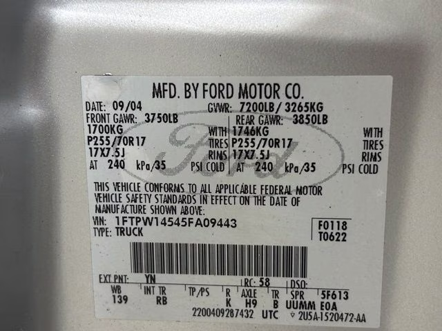 2005 Silver Clearcoat Metallic Ford F-150 XLT 4X4 Truck