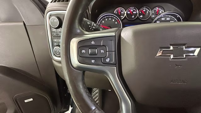 2020 Shadow Gray Metallic Chevrolet Silverado 1500 LT Trail Boss 4X4 Truck