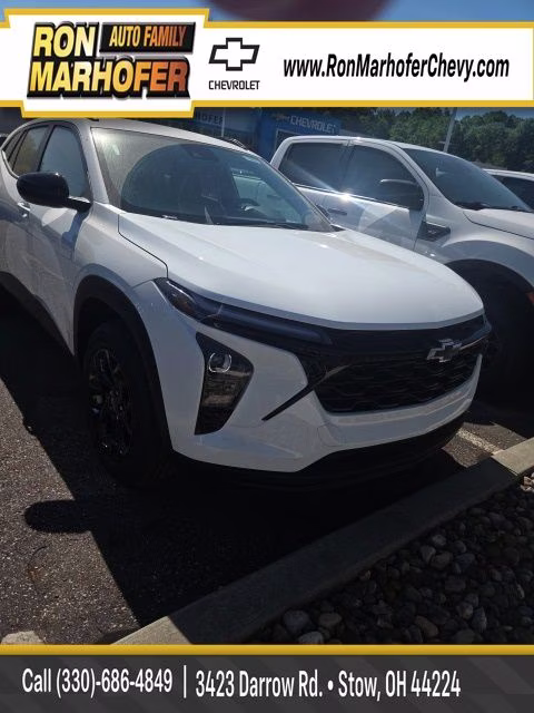 2026 Summit White Chevrolet Trax LT FWD SUV