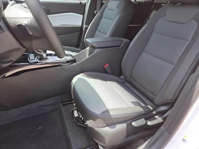 2026 Summit White Chevrolet Trax LT FWD SUV