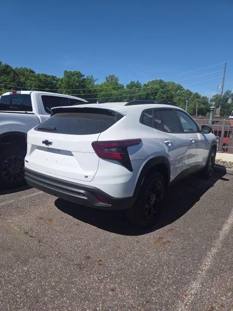 2026 Summit White Chevrolet Trax LT FWD SUV