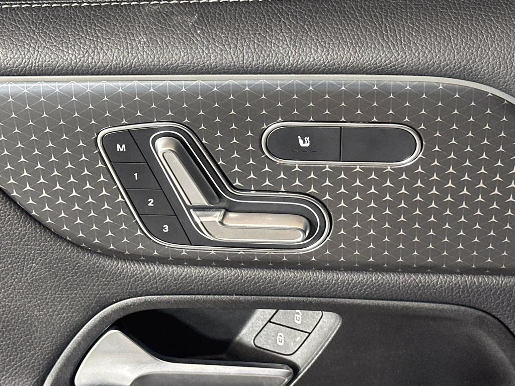 2024 Iridium Silver Metallic Mercedes-Benz GLB GLB 35 AMG AWD SUV