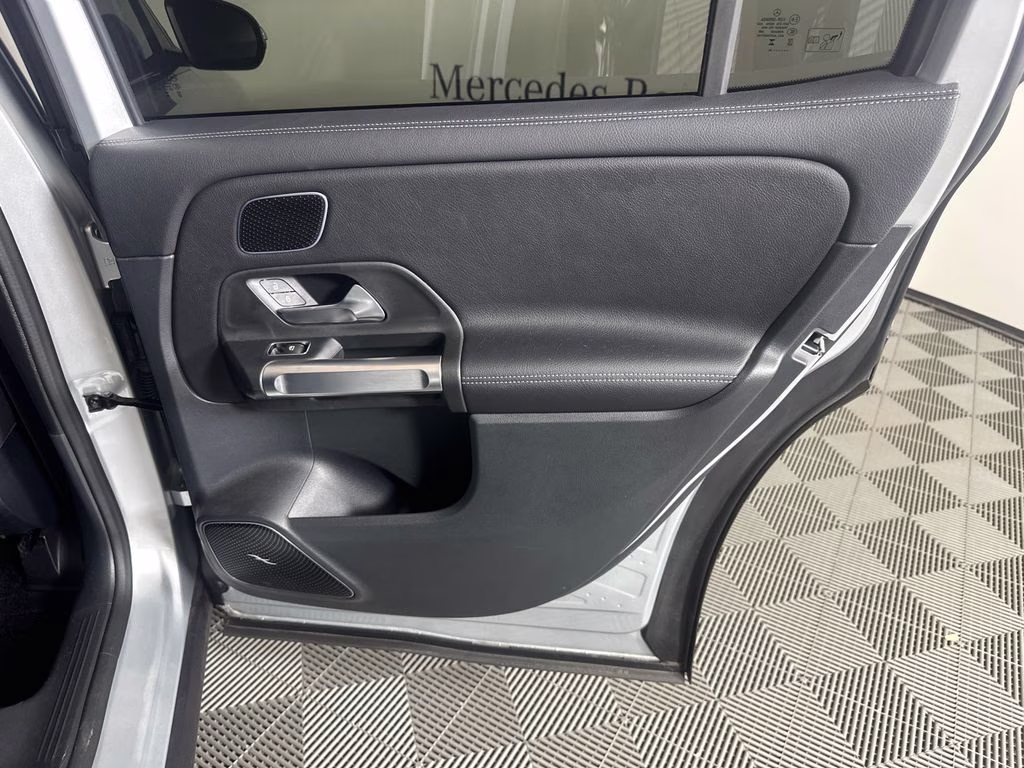 2024 Iridium Silver Metallic Mercedes-Benz GLB GLB 35 AMG AWD SUV